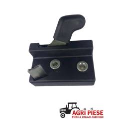 Incuietoare usa dreapta John Deere AL58548 - 1